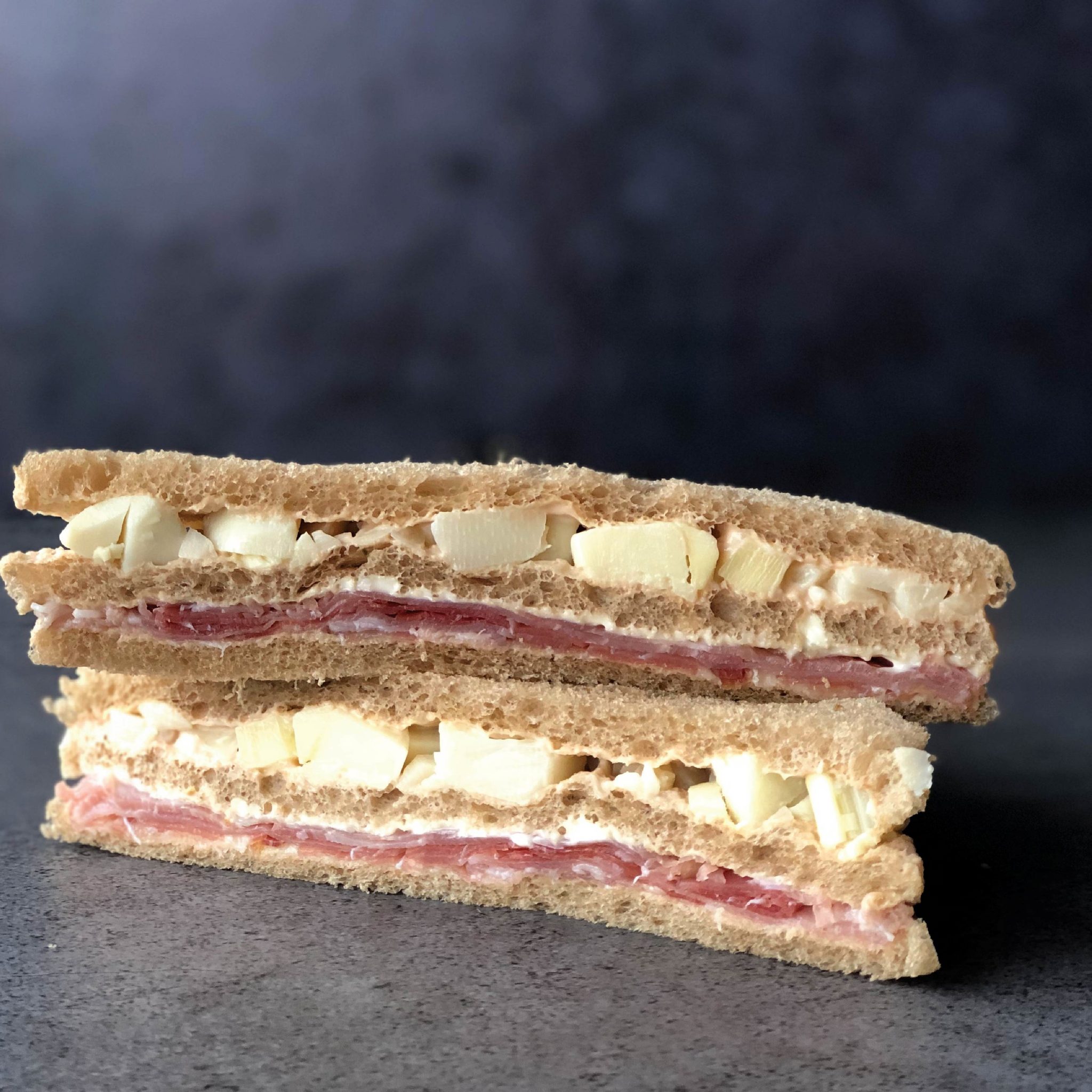 Sándwich de miga Triple Crudo y palmito. Mínimo x 4 Unidades Ramallo